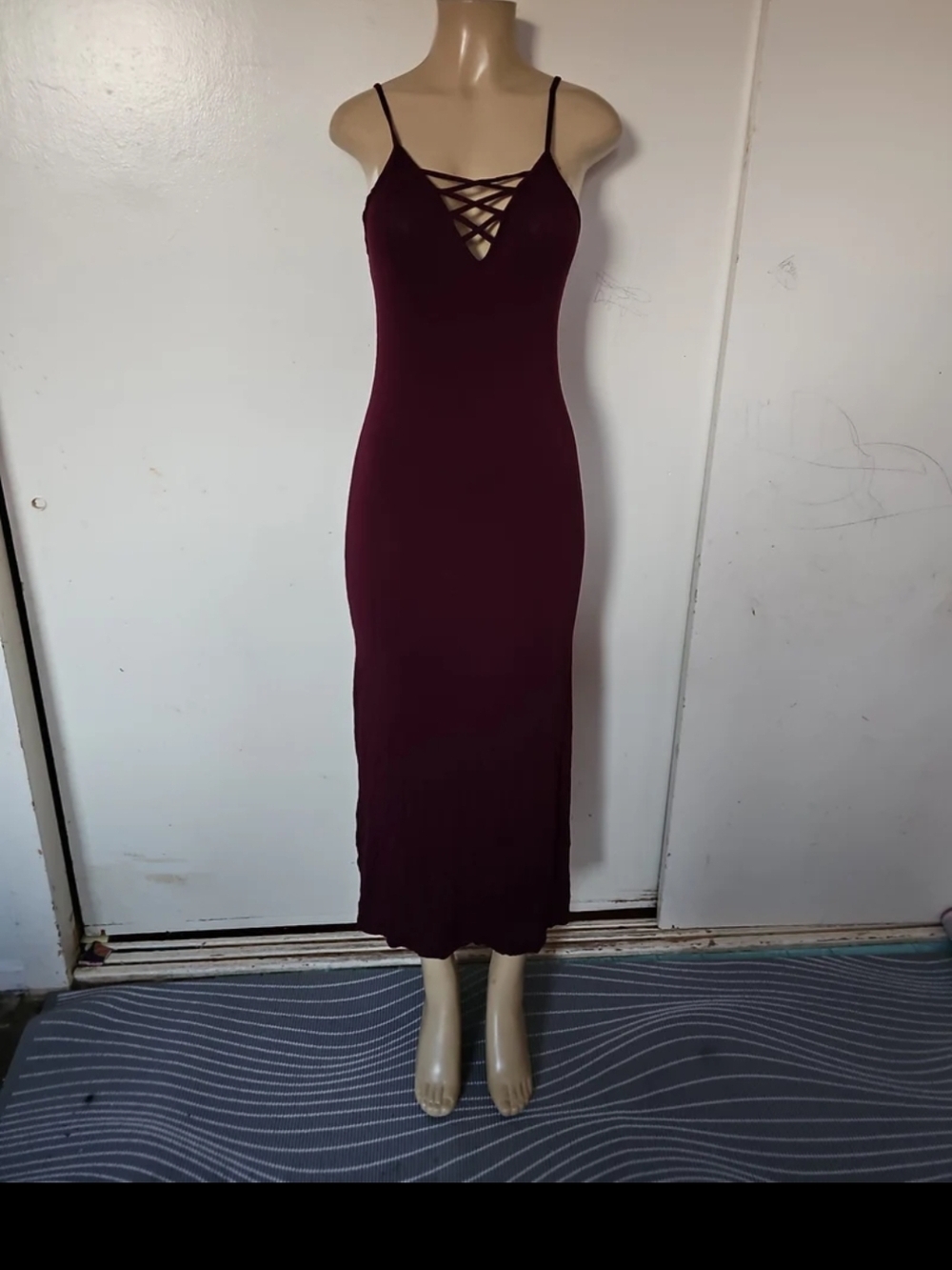 Vibe Strappy Crisscross Maxi Dress in Burgundy